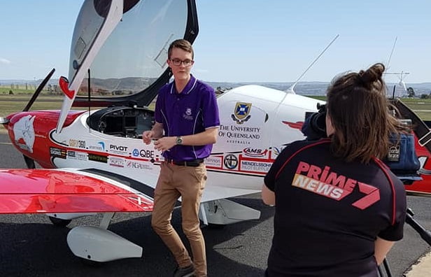 Teenage pilot circumnavigating Australia drops into Bathurst